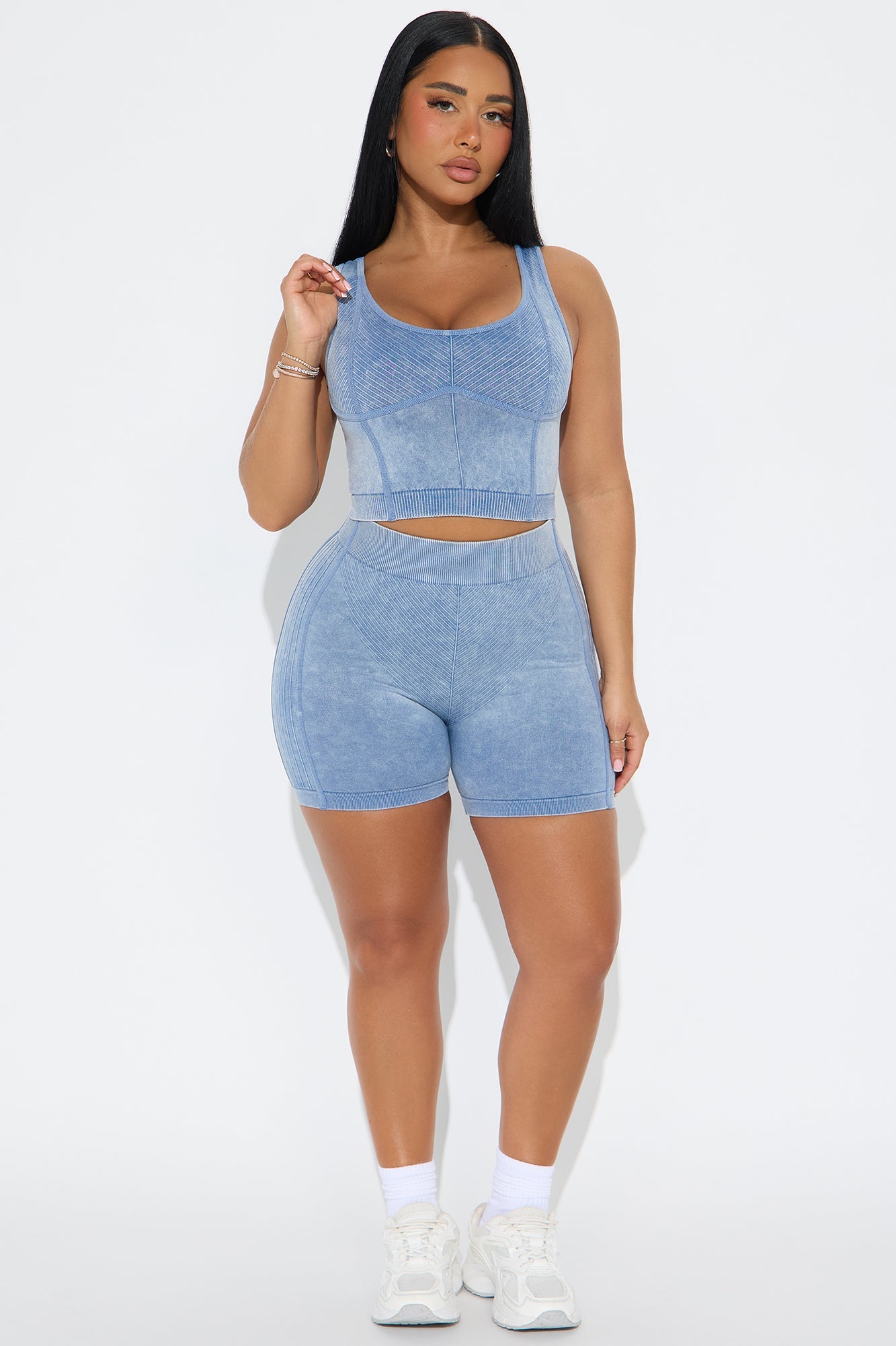 https://cdn.shopify.com/s/files/1/0293/9277/files/05-12-25_S1_41_ST5161_Denim_RK_PC_14-24-37_0599_PXF.jpg?v=1747180535